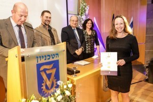 Assoc. Prof. Ayelet Baram-Tsabari receives the Yanai Prize for Excellence in Academic Education