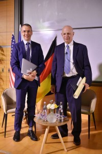 חתני פרס הארווי לשנת 2015 - פרופ' מרק קירשנר (מימין) ופרופ' עמנואל בלוך (משמאל)