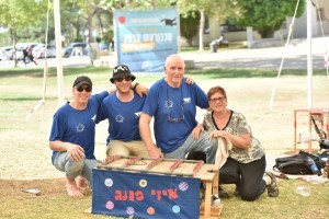 הקבוצה הזוכה בטכנוראש 2016 - משפחת הראל מגן שמואל. (מימין לשמאל: ורדה, אברהם, איתי ופלג)