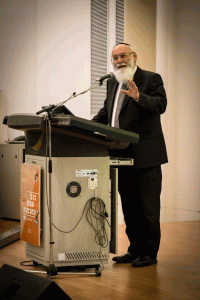 הרב פרופ' אברהם שטינברג בהרצאתו על "תורה ומדע".