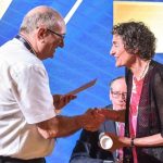 Prof. Shatz received the prize from Technion President Prof. Peretz Lavie