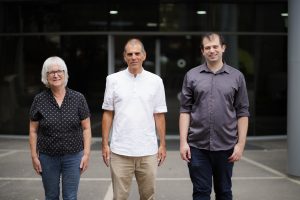 L-R: Prof. Shlomit Tarem, Prof. Ehud Behar and Roi Rahin