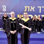 ד"ר אלברט בורלא (מימין) עם נשיא הטכניון פרופ' אורי סיון