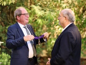 His Excellency, the French Ambassador to Israel, Eric Danon, conferring the commander necklet upon Prof. Peretz Lavie 