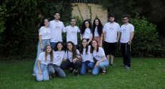 קבוצת iGEM טכניון לשנת 2022. מימין לשמאל, עומדים: איסר סנוימן, עמית נלקין, נובה נוימן, בראאה ראשד, מתן חורי, רן בן חיון ויסמין חביב; יושבים: אירינה שקליקוב, ראש הקבוצה מאיה לרמן, מזל פרג', רעות לאופר ויאנה שקלובסקי.