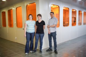 L-R: Dr. Maria Baskin, Lishai Shoham, and Prof. Lior Kornblum in the Sara and Moshe Zisapel Nanoelectronics Center