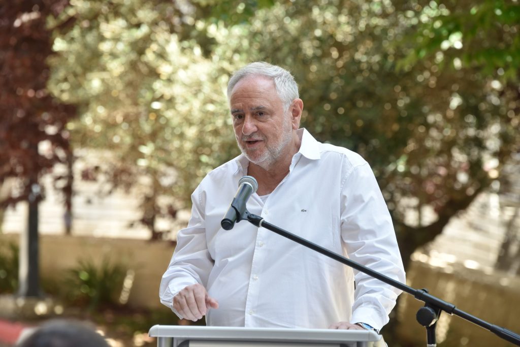 Robert Singer