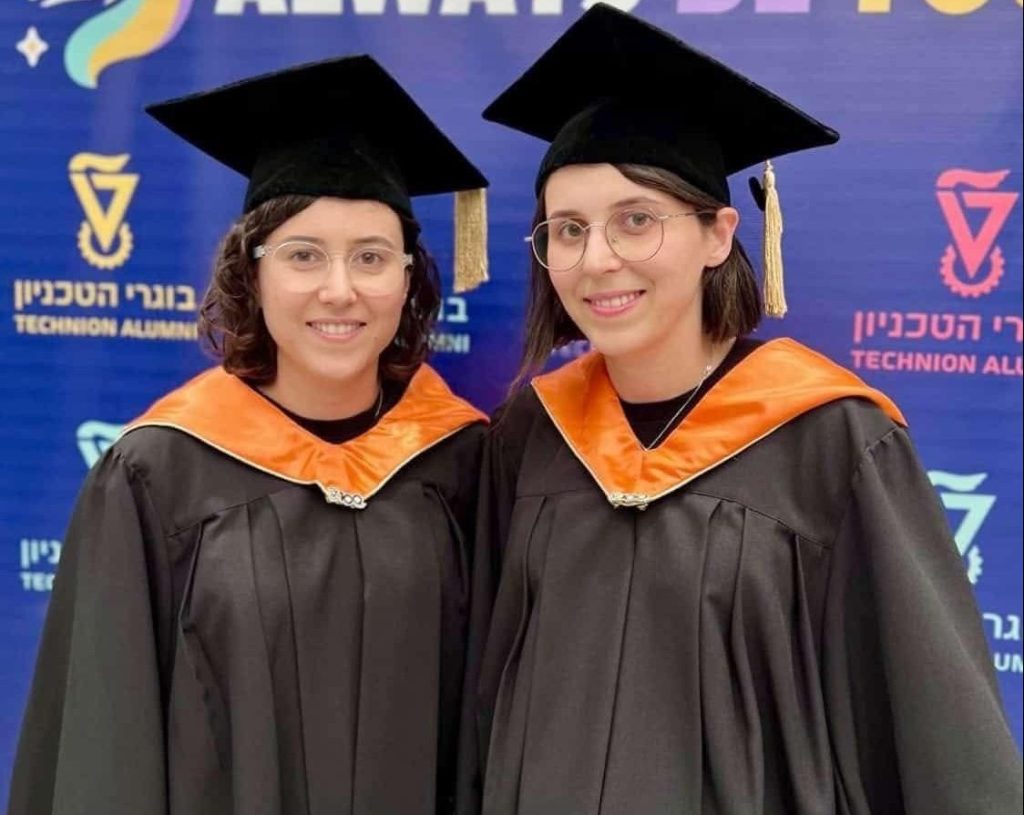 ד"ר רואן (מימין) וד"ר מנאר חלבי