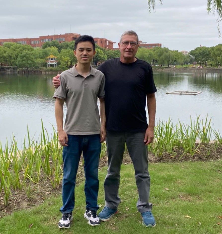 From left, Prof. Bo Wang, Prof. Erez Hasman