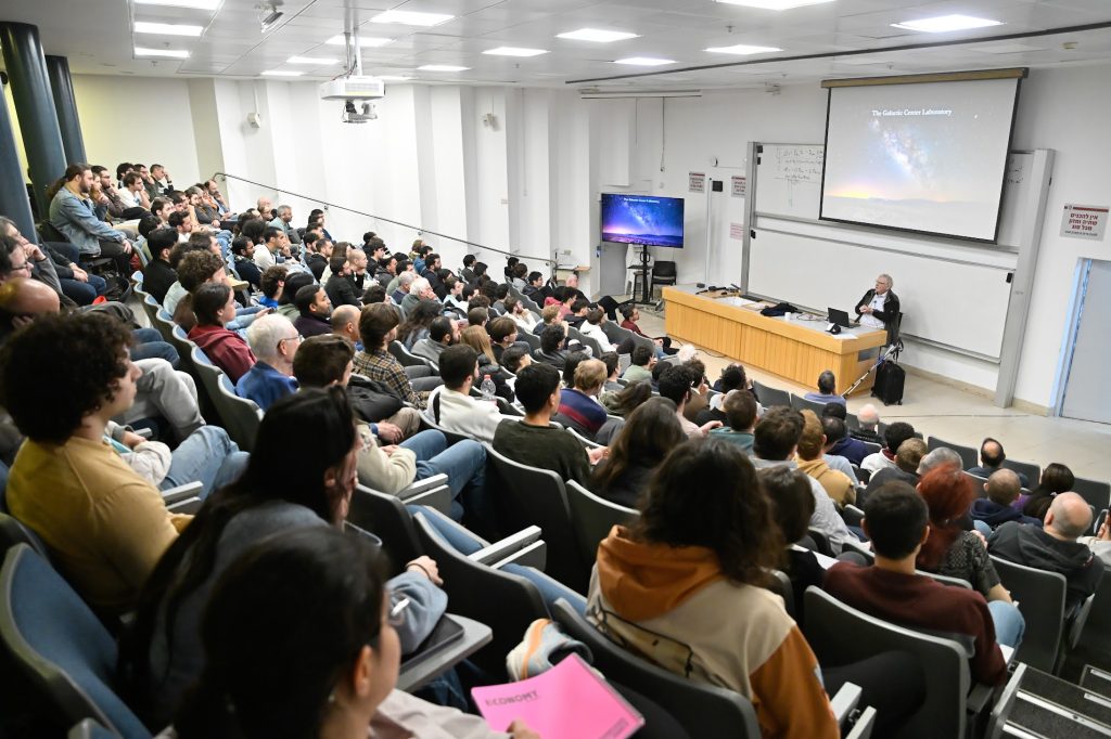 4.פרופ' גנצל בפגישתו עם הסטודנטים