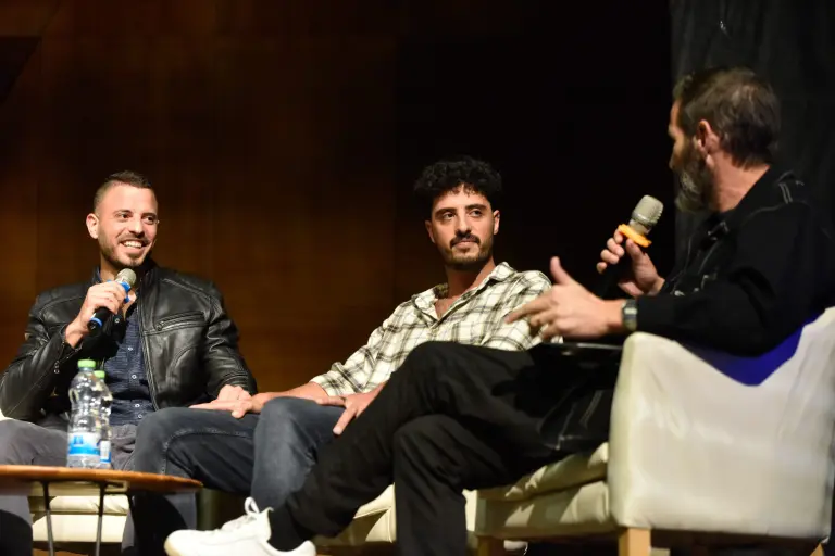 מיכאל ואריאל מלכא