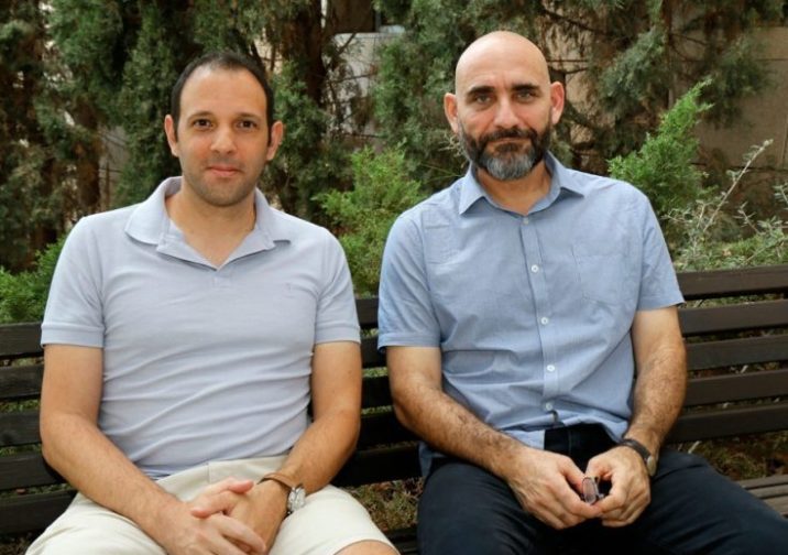 פרופ' אריאל קפלן (מימין) וד"ר ניר סטרוגו