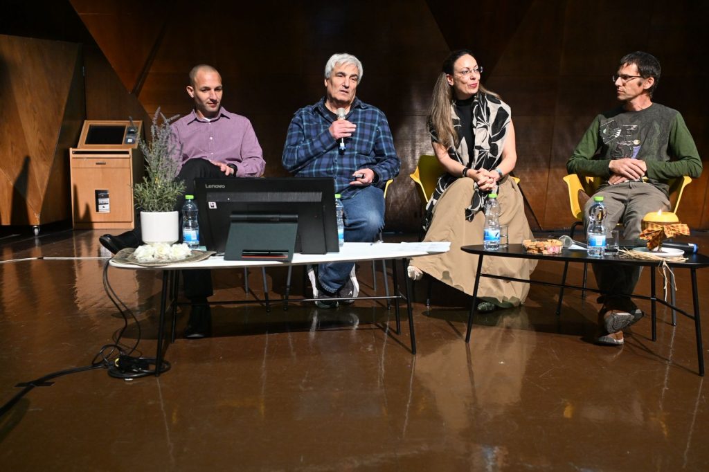 3.מימין לשמאל: פרופ' ברק, פרופ"ח יוצר וולף, פרופ' ריכטר לוין ופרופ' קוטינסקי