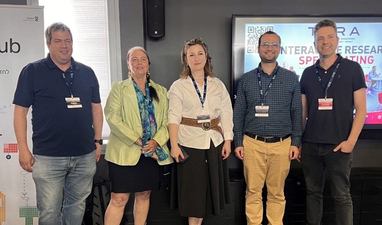 In the group photo, from left to right: Dr. Shlomi Laufer, Faculty of Data and Decision Sciences, Technion, Member of the TERA Executive Board; Dr. Ronit Almog, Academic Director of TERA, Head of the Clinical Epidemiology and Biobank Unit, Rambam Health Care Campus; Dr. Irina Papir, Deputy Director of TERA, Rambam Health Care Campus and the Technion; Associate Professor Yoachim Behar, Academic Director of TERA, Faculty of Biomedical Engineering and Faculty of Data and Decision Sciences, Technion; Dr. Yonah Weisbroch, Deputy Director of Rambam Health Care Campus, responsible for Transformation and Clinical Operations.